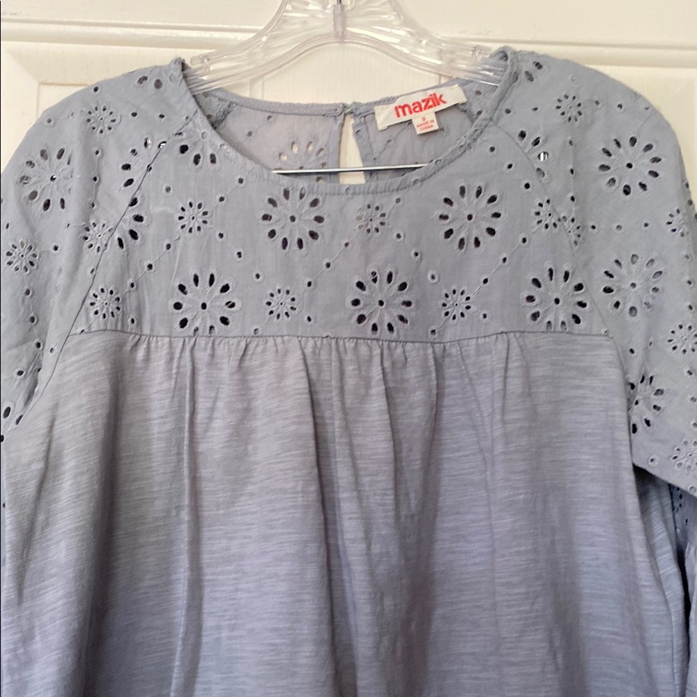 Gray Bell Sleeve Ruffled Blouse - Picture 3 of 5